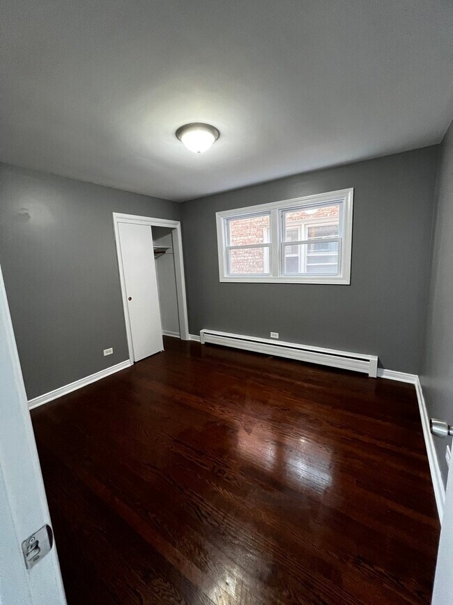 Building Photo - 5623 S Kenneth Ave