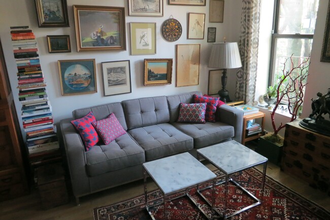 Building Photo - Sunny 1 BR in Park Slope