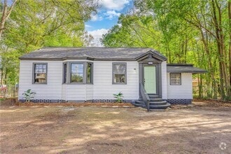 Building Photo - 561 Tuttle Ave