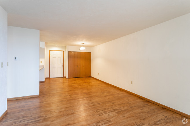 1BR, 1BA - 725 SF - Columbia Lakes Apartments