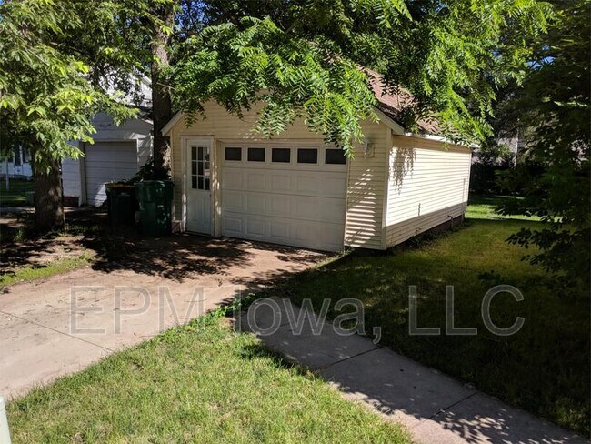 Foto del edificio - 310 9th St NE
