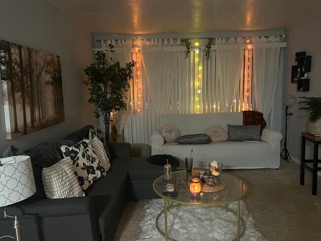 Foto del edificio - 960 Shorepoint Ct