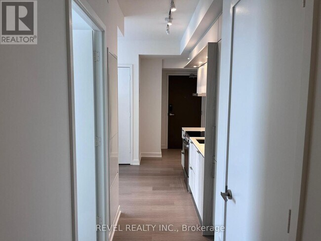 Photo du bâtiment - 448 Burnhamthorpe Rd W