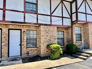 Building Photo - 1247 Dallas Dr