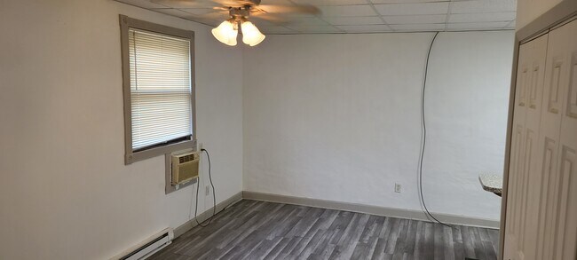 Foto del edificio - 327 S Central Ave