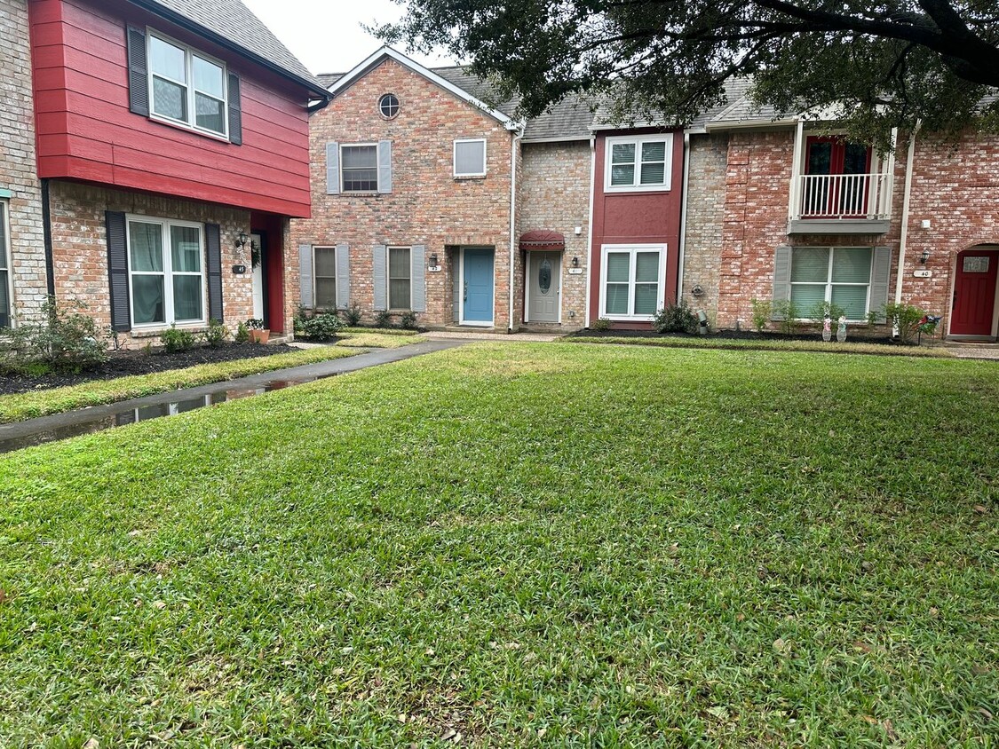 Foto principal - 3 Bedroom 2.5 Bath Townhome near Memorial ...