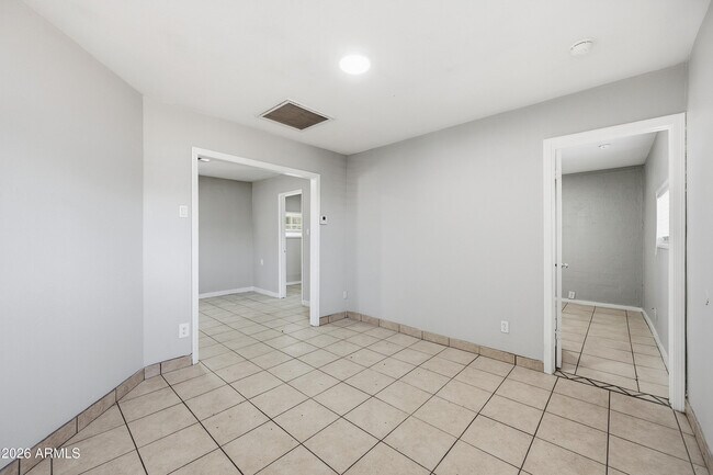 Foto del edificio - 5206 W Ocotillo Rd