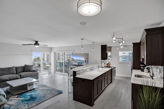 Building Photo - 1160 Hillsboro Mile