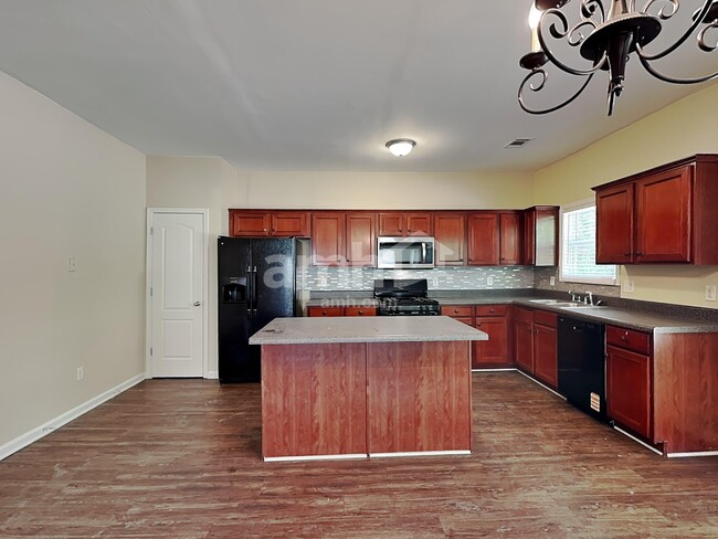 Building Photo - 5232 Lexmark Cir SW