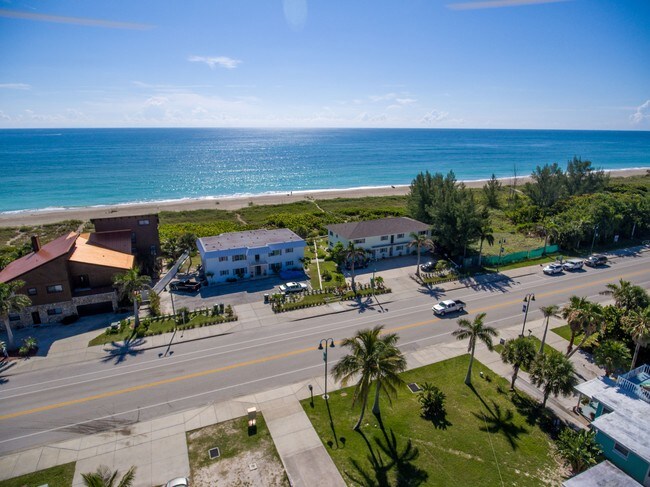 Building Photo - 1144 S Ocean Dr