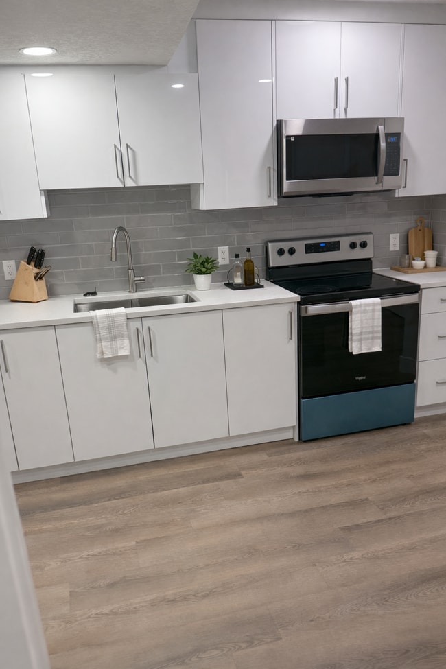 Building Photo - 1673 Cavanagh blvd SW