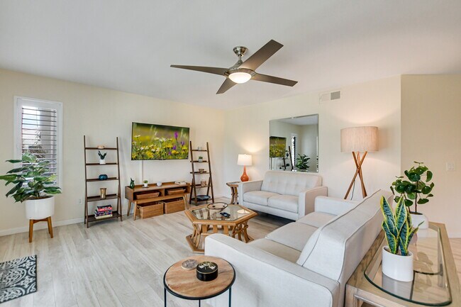 Foto del edificio - 35200 Cathedral Canyon Dr