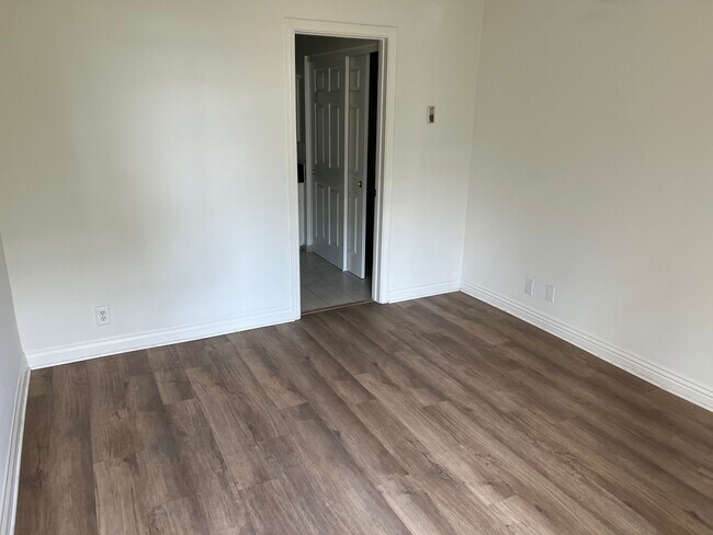 Building Photo - Val D'Or Apartments