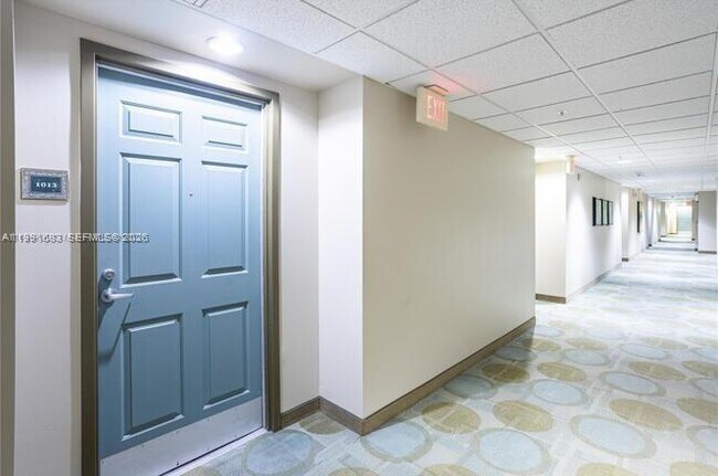 Foto del edificio - 3020 NE 32nd Ave