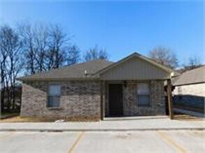 Building Photo - 2110-2114 Birnie Ave
