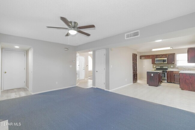 Foto del edificio - 12029 Crown Woods Ct