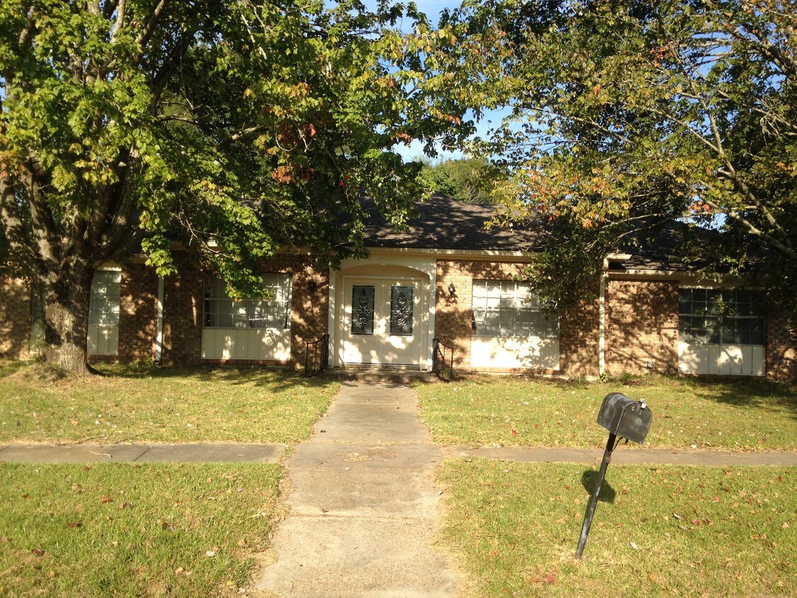 1911 Maplewood St, DeRidder, LA 70634 House Rental in DeRidder, LA