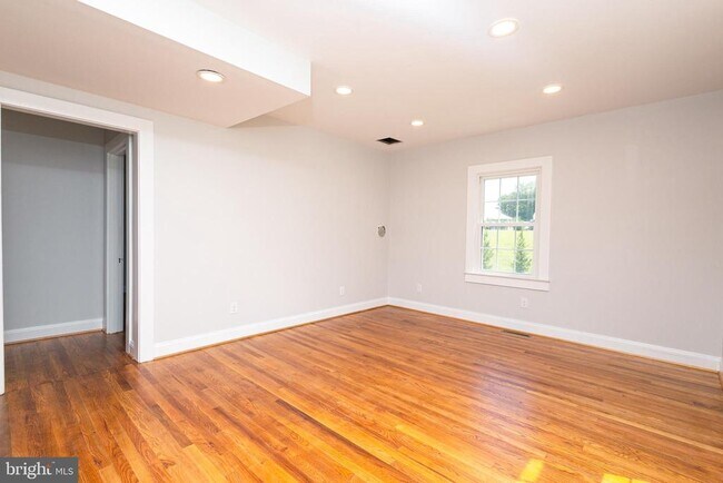 Building Photo - 16157 Patrick Ave