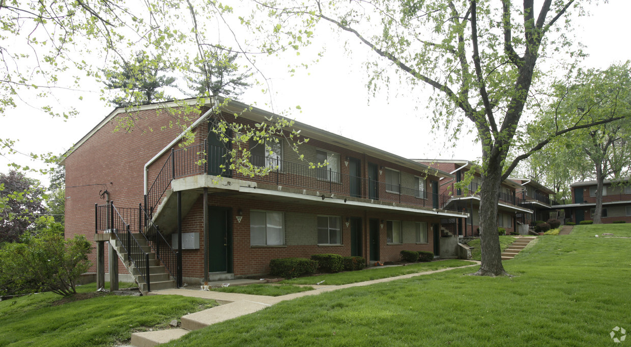 Applewood Place - Applewood Place Apartments