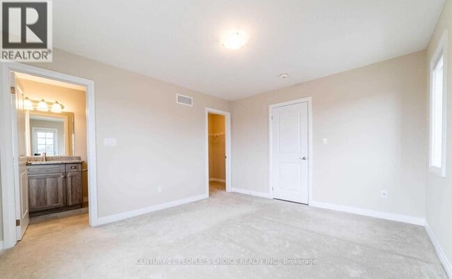 Building Photo - 122 Monarch Woods Dr