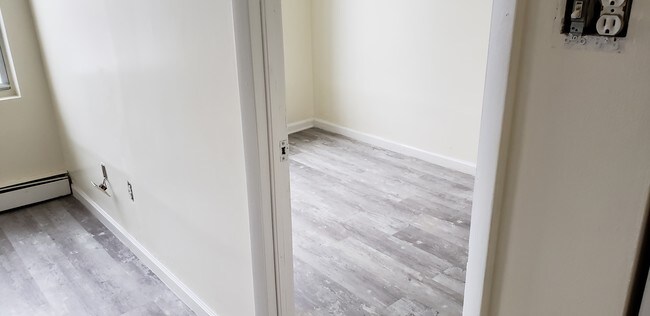 Building Photo - 595 Sutter Ave