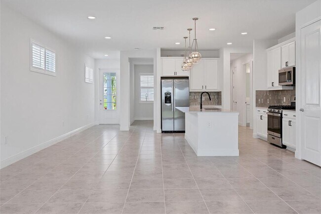 Foto del edificio - 8177 Sternway Rd