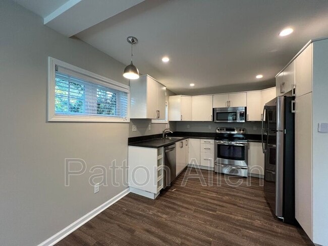 Building Photo - 109 Barnard Ave