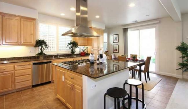 Building Photo - San Ramon Piccadilly Square 4 bed + loft /...