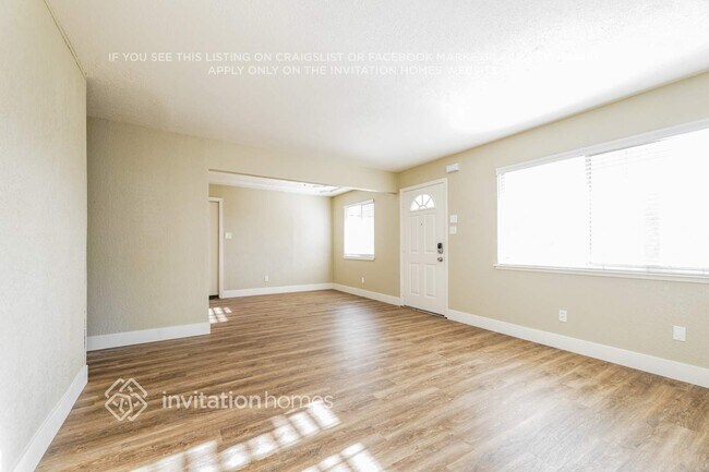 Foto del edificio - 6130 Buckboard Dr