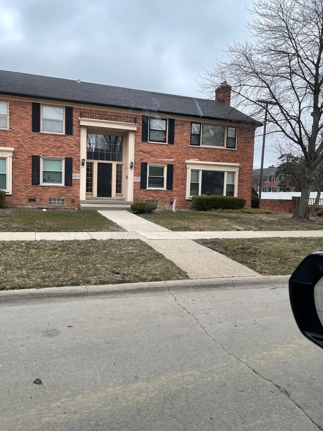 Building Photo - 19717 Fleetwood Dr