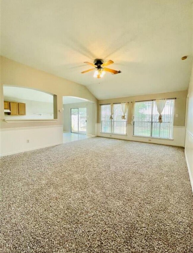 Building Photo - 6406 Liberty Valley Dr