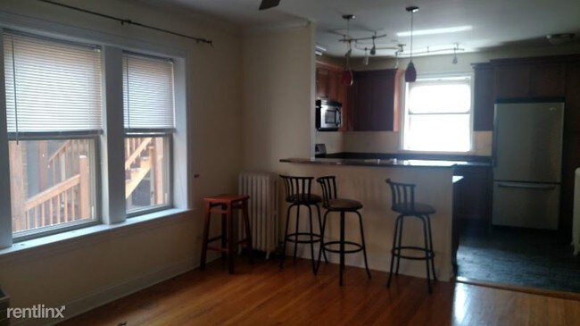 Building Photo - 5066 N Wolcott Ave