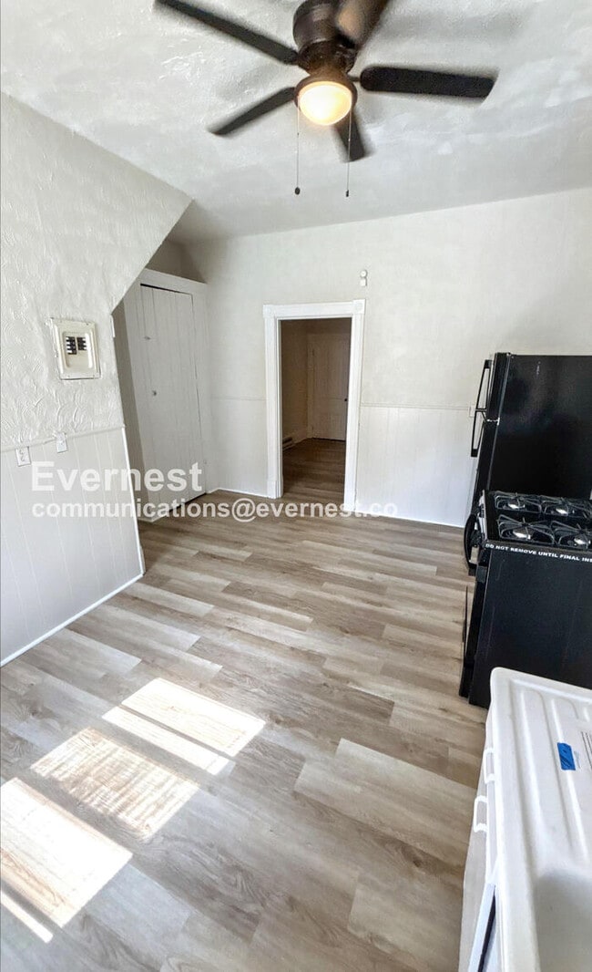 Foto del edificio - 3720 Fairview Ave