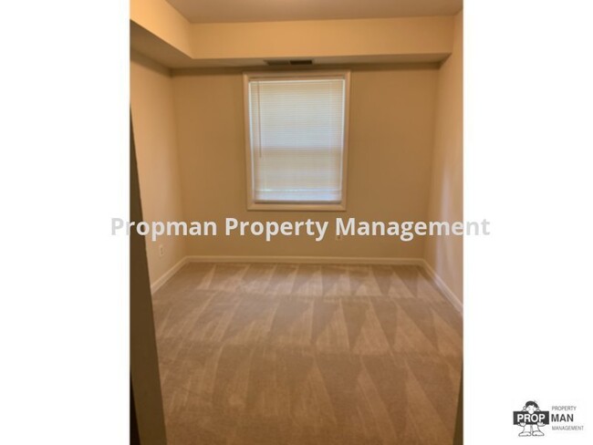 Foto del edificio - 3814 Lyndhurst Dr