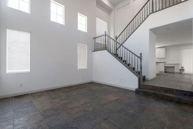 Building Photo - 9931 Rockside Ave