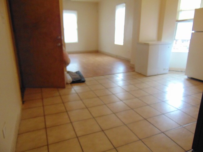 Building Photo - 7230 S Perry Ave