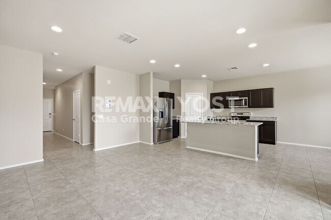 Foto del edificio - Beautiful Kitchen, Open Layout, and Room to Relax!