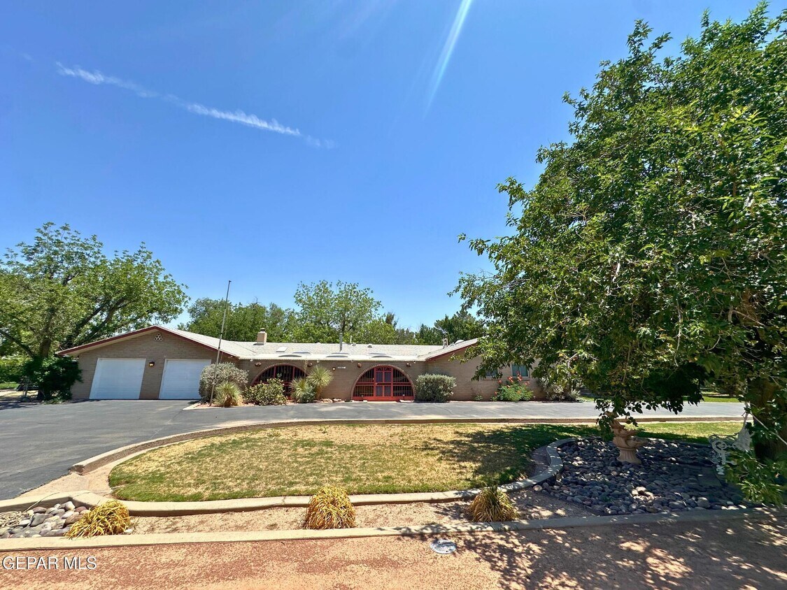 Primary Photo - 1067 Villa Linda Way