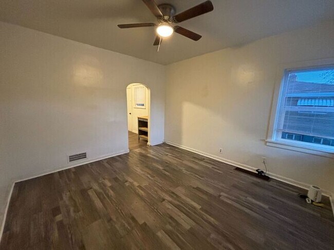 Foto del edificio - 3 Bedroom, 2 Bathroom Duplex