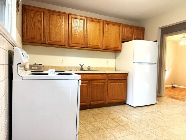 Foto del edificio - 3 bed 1 bath - Ferguson - park like back yard