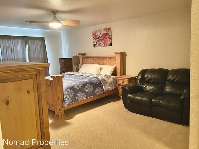 Building Photo - 3 br, 2.5 bath House - 9806 Carswell Peak