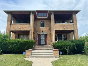 Building Photo - 3224 Monterey St