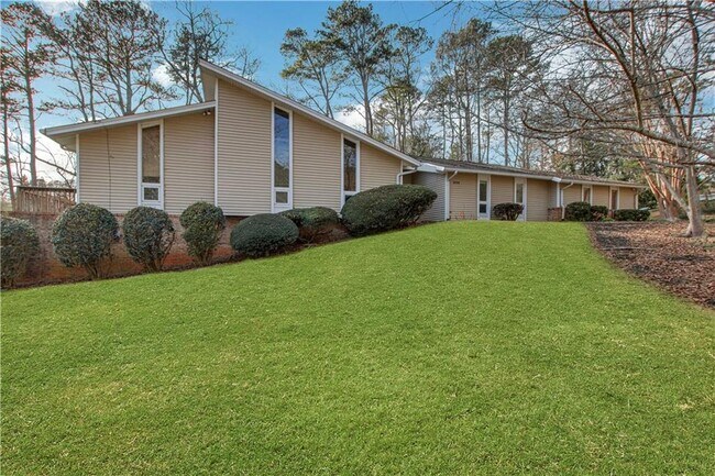 Foto del edificio - 2079 Silversmith Ln