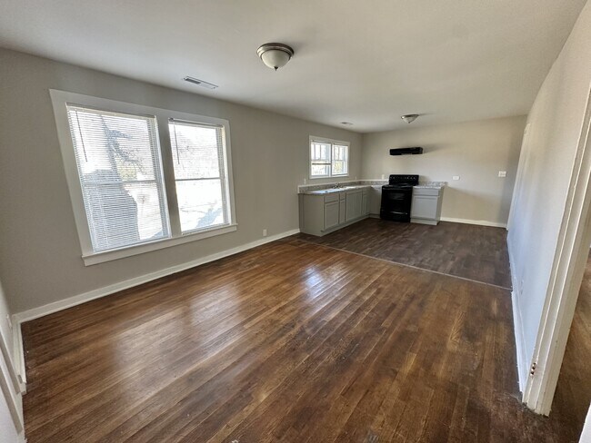 Foto del edificio - 5401 Myron Massey Blvd