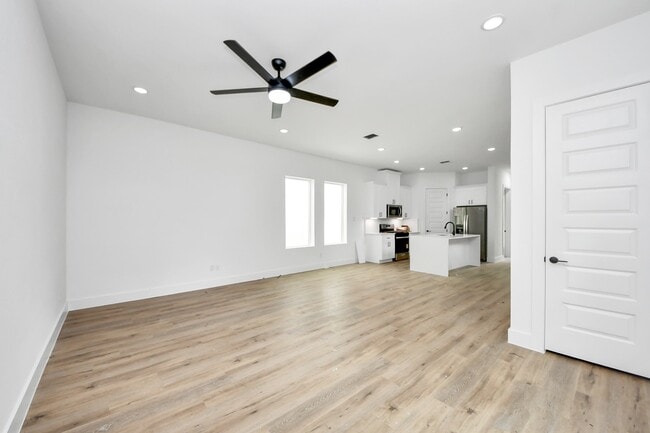 Building Photo - 8313 Venus St