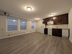 Building Photo - 5417 N Kenmore Ave