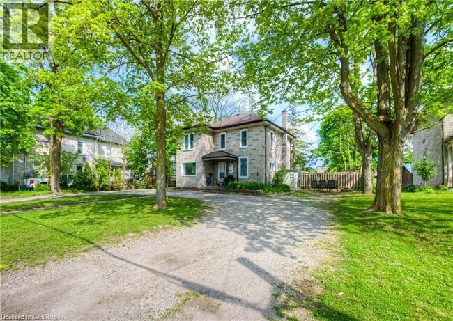 Building Photo - 332 Queen St W