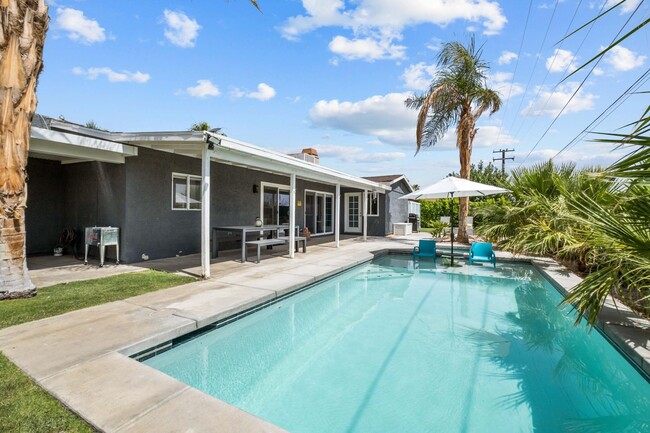 Building Photo - PALM SPRINGS, Gene Autry Estates,Furnished...