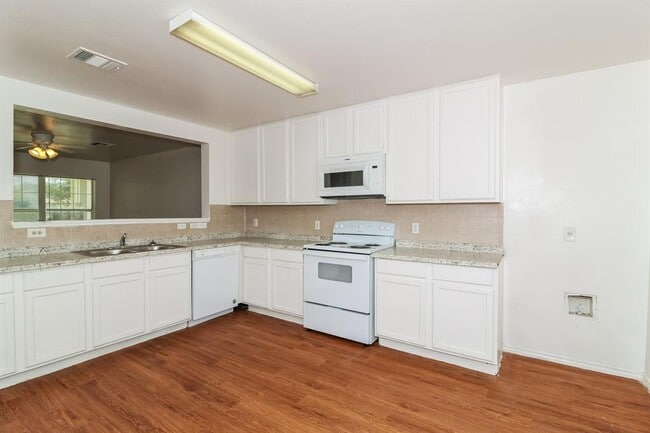 Building Photo - 13500 Alysheba Dr