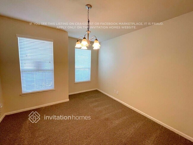 Foto del edificio - 3434 Tulip Trace Dr